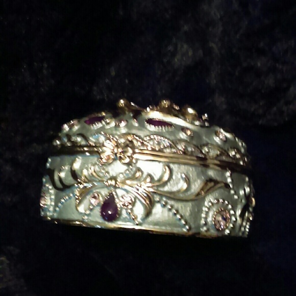 Australian Crystal Butterfly Jewelry/Trinket Box - Picture 3 of 4